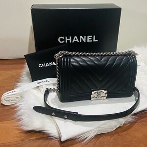 CHANEL FLAP CHEVRON QUILT LAMBSKIN OLD MEDIUM BOY BAG SHOULDER CROSSBODY BLACK